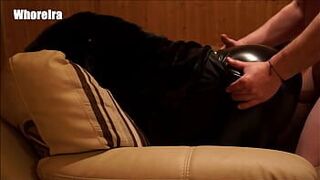 Шлюха в шубе и брюках. Сперма на штанах. - порно видео