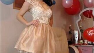 маленькая вечеринка с новым непослушным - порно видео