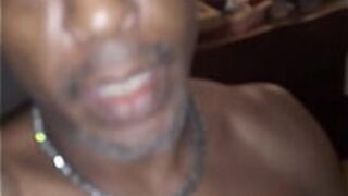 Чарли Даунз трахается со своими музыкальными треками, инструмент. - порно видео