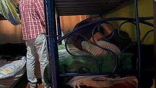 Не оставляй меня с кузеном, потому что это плохо кончится - порно видео