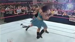 Микки Джеймс и Триш Стратус. - порно видео