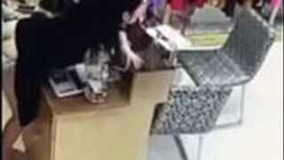 Магазин одежды в Харбине - порно видео