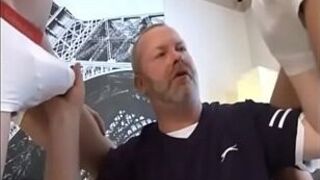 Два подростка и старше - порно видео