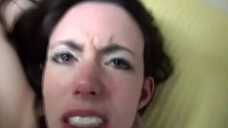 Грудастая брюнетка в белом нижнем белье делает секс от первого лица - порно видео