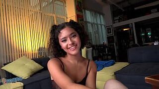 Подожди, пока не увидишь, сколько спермы он выстрелит в свою ученицу Дани Диас! - порно видео