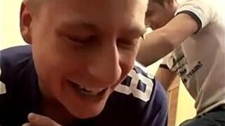 Шлепки гей порно мужчина ххх великолепные мальчики прикладом избиение - порно видео