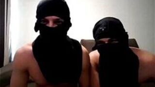 Исцеление в маске перед живой камерой - порно видео