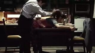 Корейскую домашнюю трахнули во время ужина - порно видео