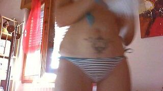 Твоя красивая загорелая мамочка кладет свою большую жопу тебе на лицо и сквиртит как шлюха - порно видео