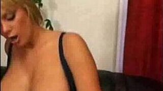 Грудастая шлюха анальный секс - порно видео