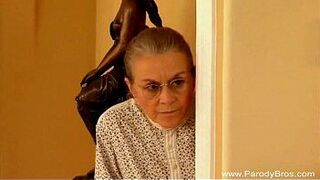 Лесбийская оргия из пародии на комедийный сериал - порно видео